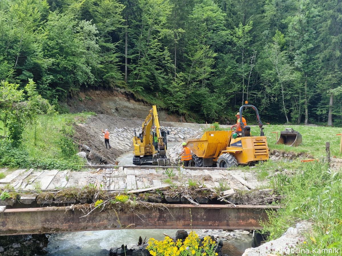 Sanacijska obnova vodotokov in hudournikov po poplavah (2)